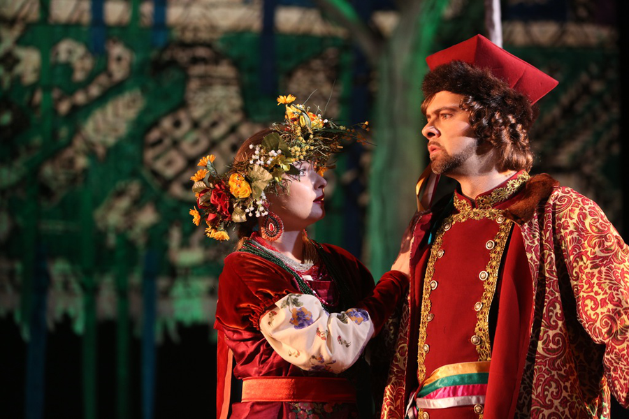 «Снегурочка» в «Зазеркалье»